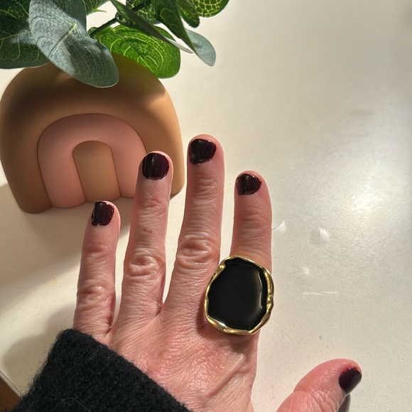 FREE PEOPLE black + gold enamel statement ring | size 8 | perfect condition ❤️ - Picture 3 of 7